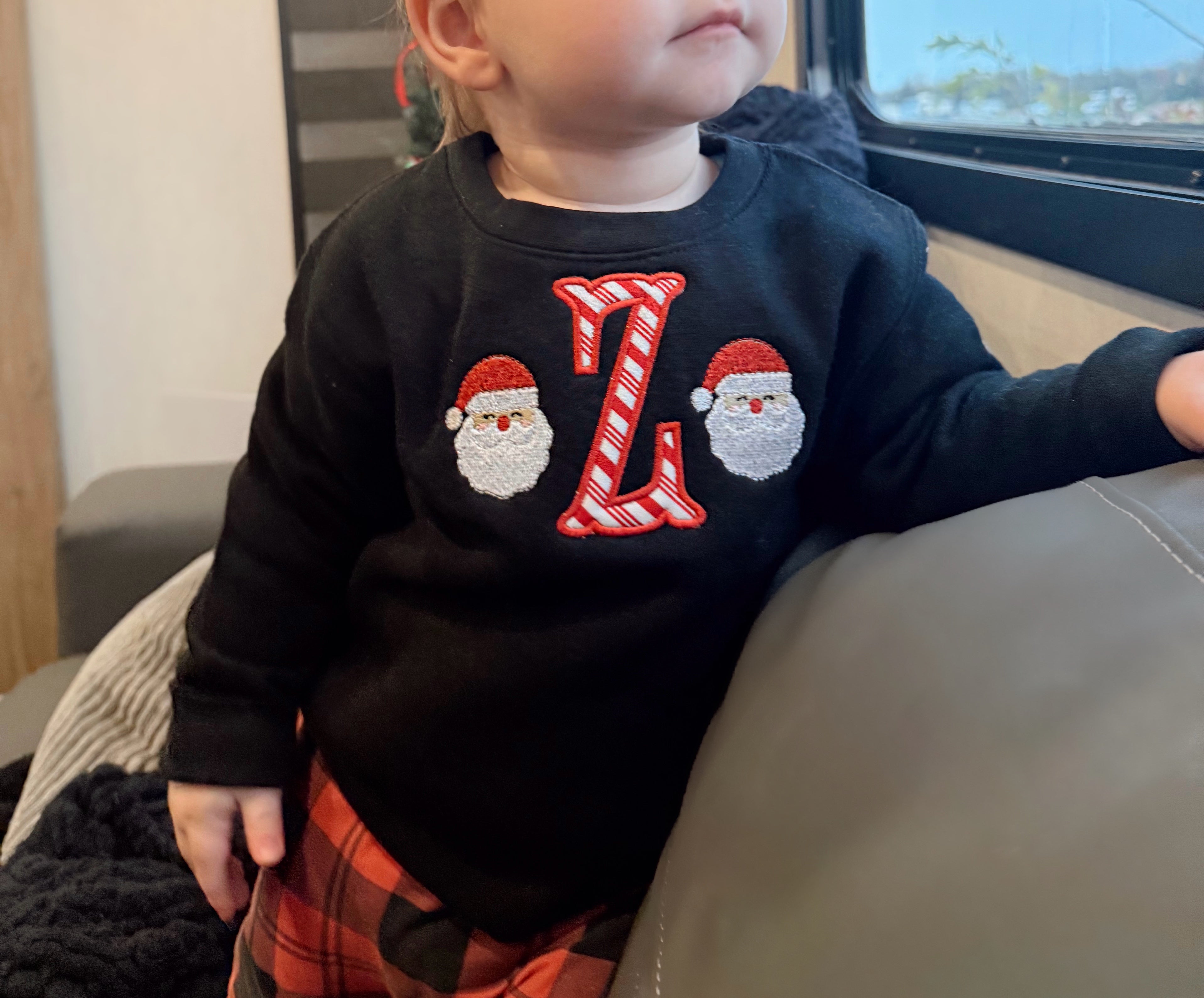 Appliqué Santa initial sweatshirt