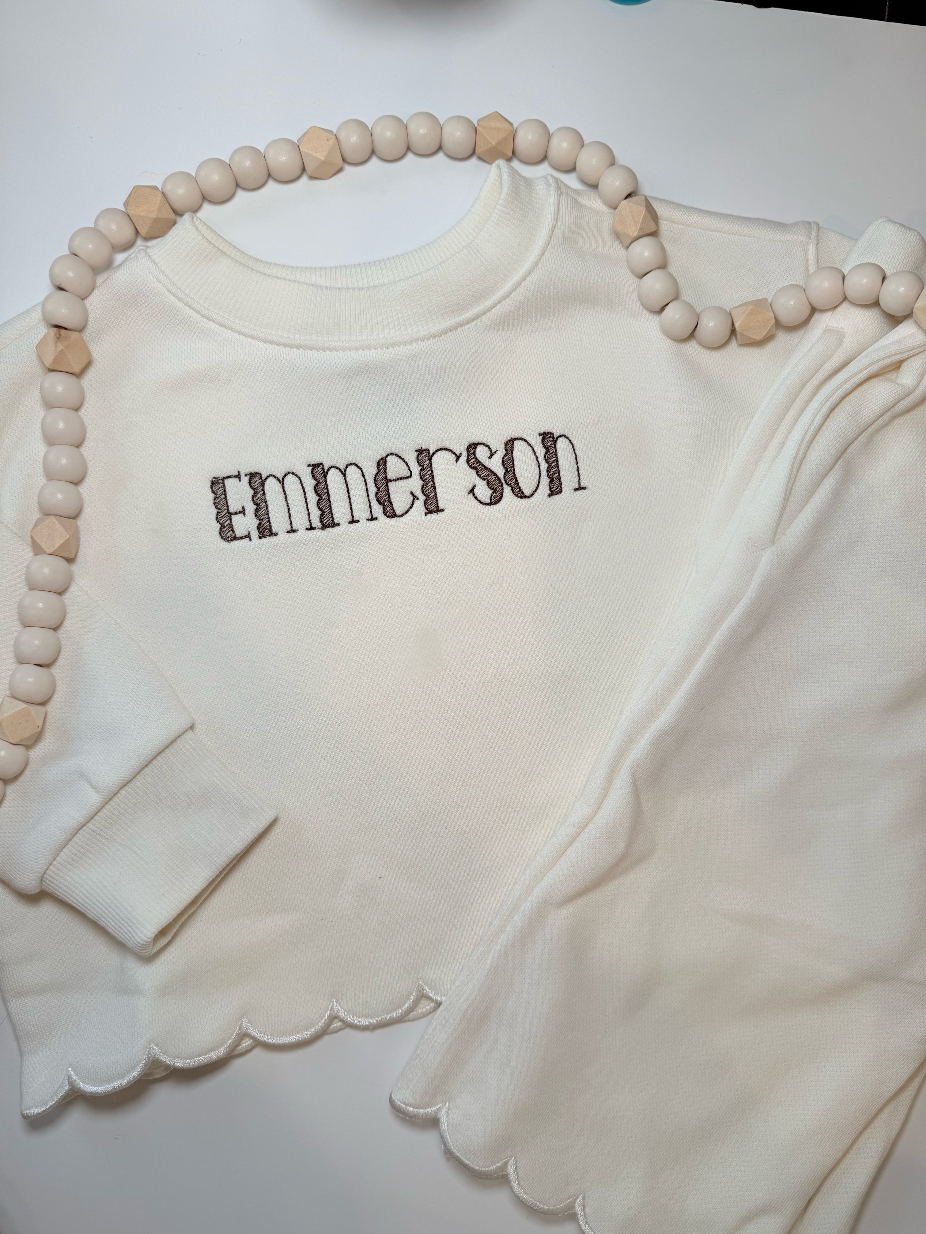 Embroidered Scallop Set